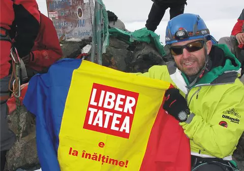 Libertatea, la 5.000 m altitudine | Costin Miu a urcat pe Margherita, cel mai frumos vârf din Africa | FOTO