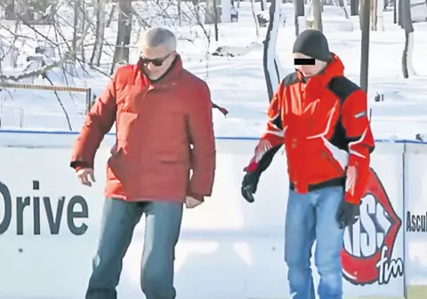 Tăriceanu, cu iubita şi copiii la plimbare! | FOTO&VIDEO EXCLUSIV