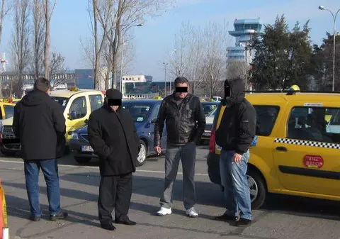 Taximetriştii de la Aeroportul Otopeni, despre scandalul cu împuşcături de acum două seri: ”Piraţii ne iau pâinea de la gură!”