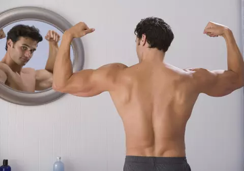 Atenţie, bărbaţi! Narcisismul poate ucide!