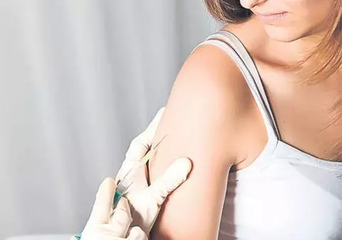 Vă bateţi joc de noi cu vaccinurile astea!