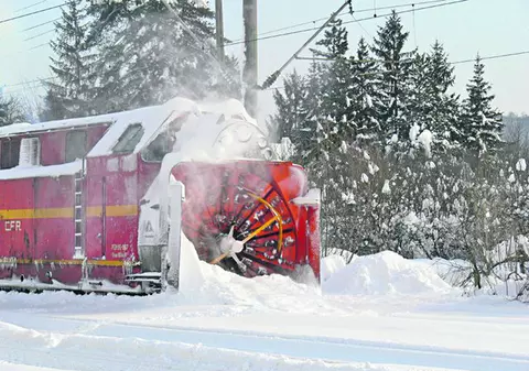 Uite ce «sculă» face lună şinele!