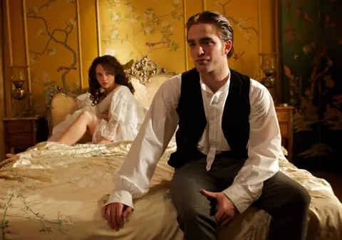 Robert Pattinson face un nou rol incendiar în BEL AMI