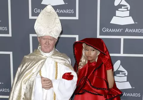 Au vrut să șocheze pe covorul roșu și au reușit! Uite cele mai stranii apariții de la Premiile Grammy! FOTO