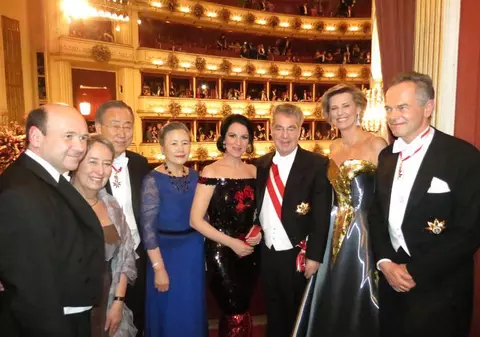 Angela Gheorghiu a deschis balul operei de la Viena! Celebra soprană, felicitată de şeful ONU şi Preşedintele Austriei!