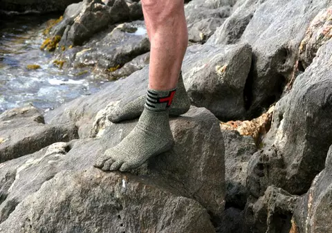 Invenţie elveţiană! Şosetele care se pot purta fără încălţăminte! FOTO