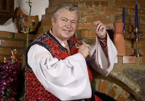 Gheorghe Turda s-a logodit cu mama Narcisei sălbatice. Află povestea lor de dragoste!