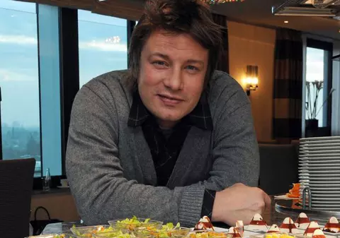 Bucătarul Jamie Oliver a găsit un milion de lire în pivniţa restaurantului său