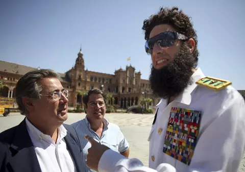 Interpretul lui Borat, avertizat de organizatorii Premiilor Oscar