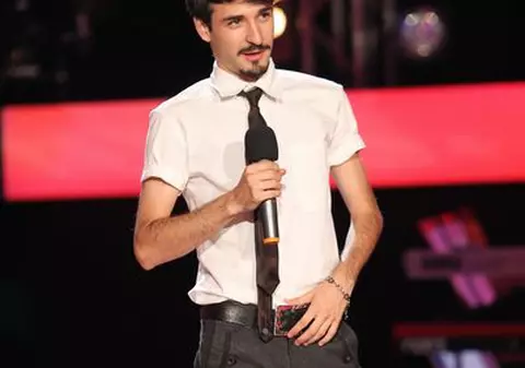 Cătălin Dobre, finalist la "Vocea României", a lansat cu Cabron "Pe banii mei" | VIDEO