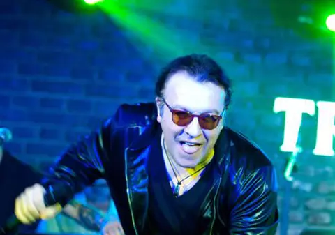 Cotabiţă: "Aş fi putut să mă las de muzică pentru o singură femeie"