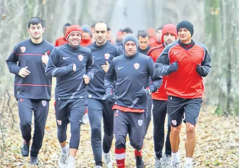”Câinii” au fugit în Antalya din cauza vremii