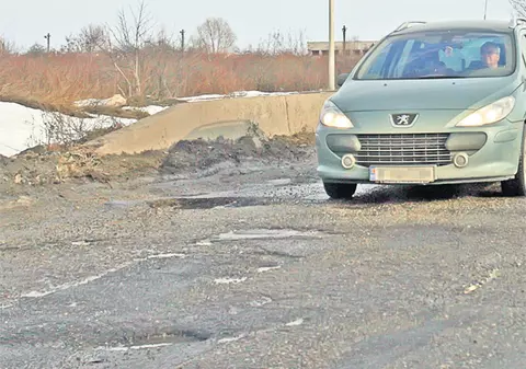 Plătim taxe peste taxe, dar drumuri nu avem