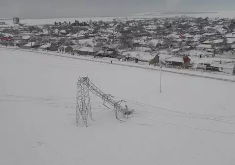 21 de localităţi fără energie electrică din cauza ninsorii abundente