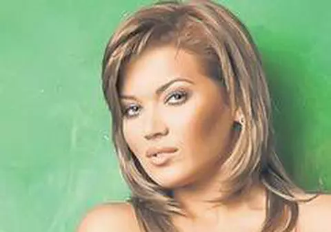 Gina Pistol despre despărţirea de iubit: “Cu ce mă ajută dacă stau în casă şi plâng?”