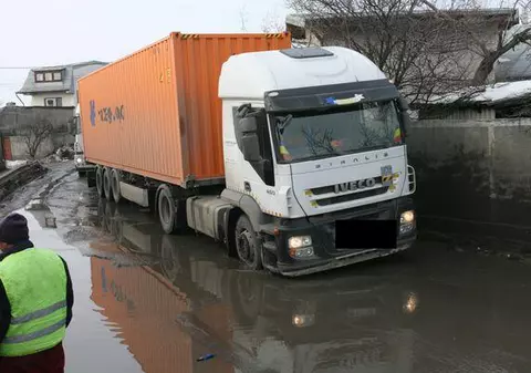 Trafic blocat pe centura Capitalei. Trei persoane rănite, în urma unui accident