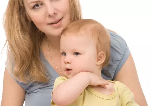 Aştepţi un al doilea copil? Iată cum îl pregăteşti pe primul pentru naştere!