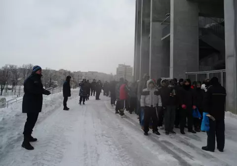 Aproape 1.000 de puşcăriaşi au ieşit din celule la deszăpezire