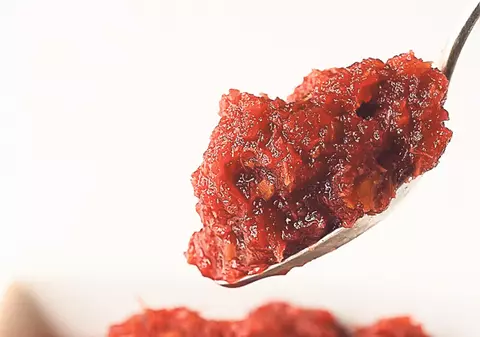 O rețetă sănătoasă | Salată de sfeclă roşie cu hrean