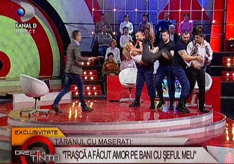 CIRC DE ULTIMĂ SPEŢĂ! Simona Traşcă s-a luat la BĂTAIE cu Marius Baldovin: "Du-te-n mo***i m*-*ii" / "Eşti o jegoasă, zdreanţă nenorocită"