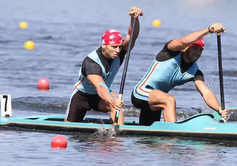 Victor Mihalachi, multiplu campion mondial şi european la canoe, se antrenează pe un râu din Turcia
