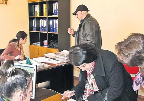 Liderul sindicaliştilor din învăţământ: "În fiecare oraş s-au făcut peste noapte sute de vize de flotant"