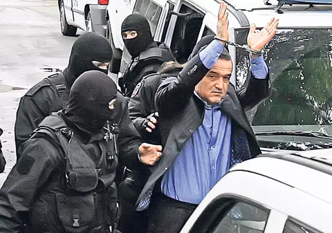 Procurorul din cazul «Valiza» a propus o pedeapsă de patru ani cu executare pentru Gigi Becali: "Sunt uneltiri SATANICE"