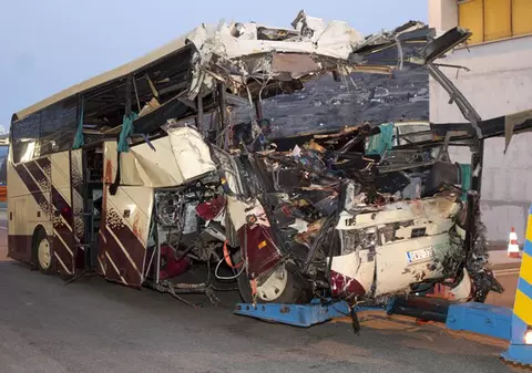 ZI DE DOLIU ÎN BELGIA! Toată ţara îi plânge pe cei 22 de copii morţi în accidentul din Elveţia! Imagini impresionante