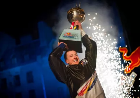 Un pompier canadian e campion mondial la coborâre pe gheaţă