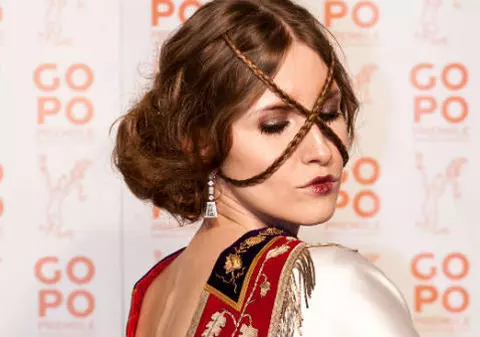 Iulia Albu a şocat din nou. De această dată cu o coafură excentrică!