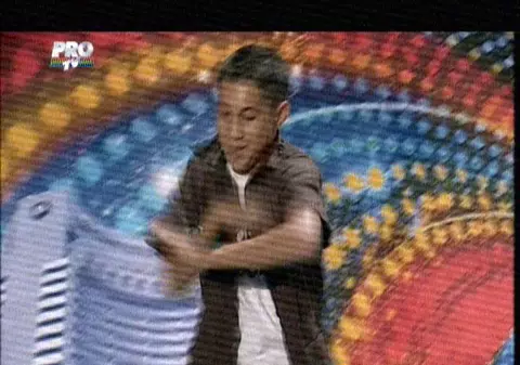 Un țigan a dansat ”electric” și un român - țigănește. Juriul de la ”Românii au talent”, electrizat