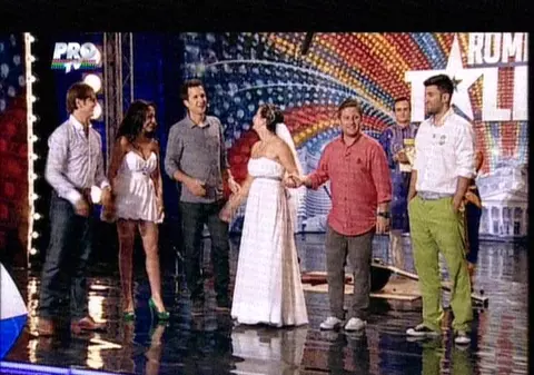 Surpriză la Românii au talent! O mireasă și-a făcut apariția în platou