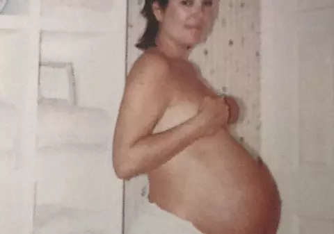 Uite cum arăta mama Kardashiencelor gravidă! Ghicești care dintre copii este în burtică? FOTO