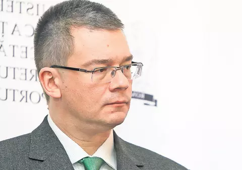 Premierul Mihai Ungureanu s-a supărat pe Boc, Oprea şi Hunor pentru că au vrut bani pentru primarii coaliţiei