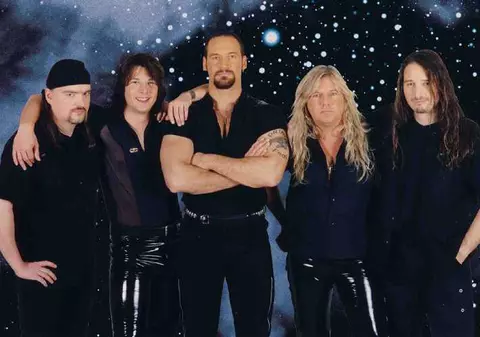 ”Urâm toţi politicienii” ameninţă solistul trupei Primal Fear înainte de a cânta în România