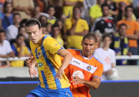 Apoel Nicosia, cea mai mare surpriză în această ediţie a Ligii Campionilor, forţează accederea în ”sferturi”/ Echipă mare, buget mic!