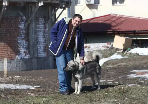 Ei sunt "bodyguarzii" viitoarei biserici Sf. Vineri | FOTO
