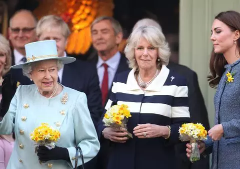Indignare în rândul britanicilor! Camilla poartă bijuteriile Dianei