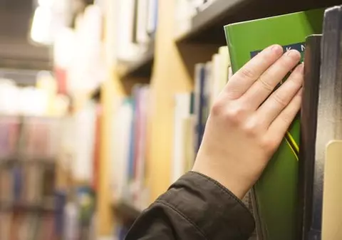 (P) Caravana Bookland vine în 39 de oraşe din ţară, timp de 42 de săptămâni
