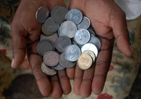 Cerşetorii romi din România provoacă dispute în Parlamentul Finlandei