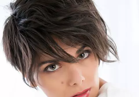 MODA 2012 | Anul acesta se poartă tunsorile scurte