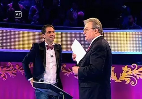 Dan Negru: "Printre mondenii și vedetele de azi sunt doar analfabeți"