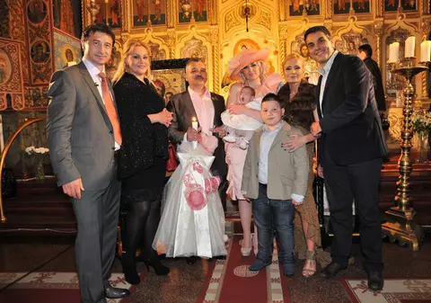 Daniela Gyorfi şi George Tal, în vizită la naşi. Se pregătesc de nuntă?