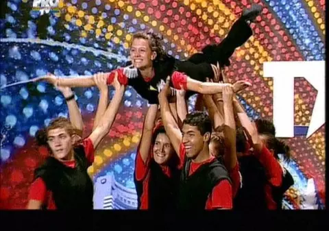 Românii au talent | O trupă de dansatori surzi a făcut-o pe Andra să plângă | VIDEO