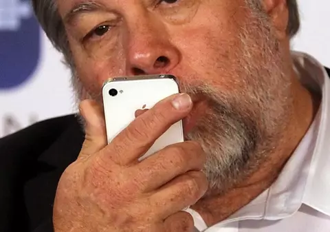 DE NECREZUT! Unul dintre fondatorii Apple a stat la coadă pentru noul iPad | VIDEO 