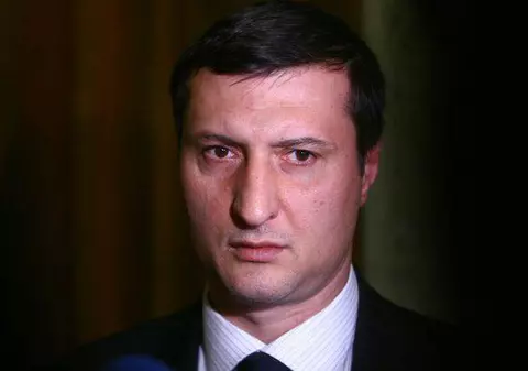 Deputatul Dan Păsat şi fost sa iubită continuă „războiul" pentru copil
