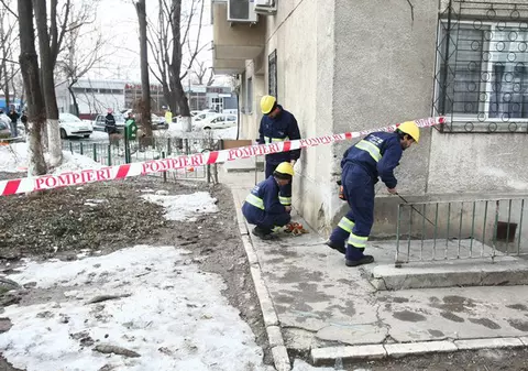 Explozie într-un apartament din Capitală, soldată cu trei răniți | FOTO