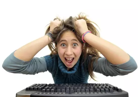 PANICĂ! Se închide Facebook?  