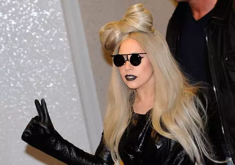 Lady Gaga şi-a anunţat concertul de la Bucureşti pe Facebook