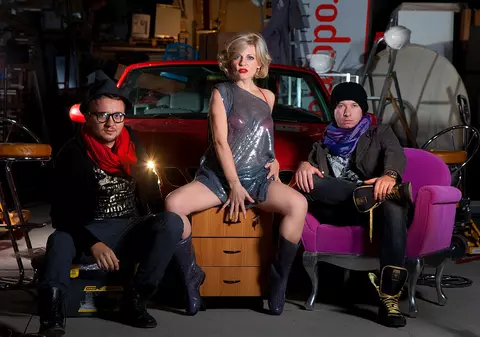 Joia viitoare, Hi-Q  serbează ”primii”  16 ani printr-un nou album